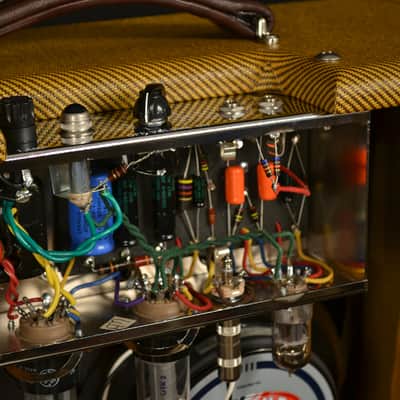 Victoria Vintage Tweed Model 5112 Tube Combo (Original Fender Champ  repro w/ Eminence Legend 12" sp image 3