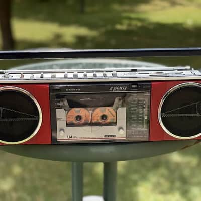 Весна Sanyo U4 SL Rare Vintage Boombox Serviced Cassette AM/FM Radio Portable Warranty image 18
