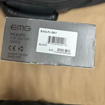 EMG PJ/SET-B Active P/J Bass Set - Black image 3