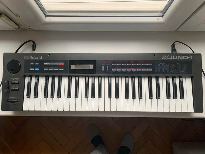 Roland Alpha Juno-1 49-Key Programmable Polyphonic Synthesizer 1985 - 1988 - Black Bild 1