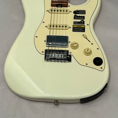 Mooer GTRS S800 Intelligent Guitar Mooer GTRS S800 H/S/S Intelligent Electric Guitar 2020 - White  Built in Effects System, Loop Drum Machine, 12 Hours Battery Life image 2