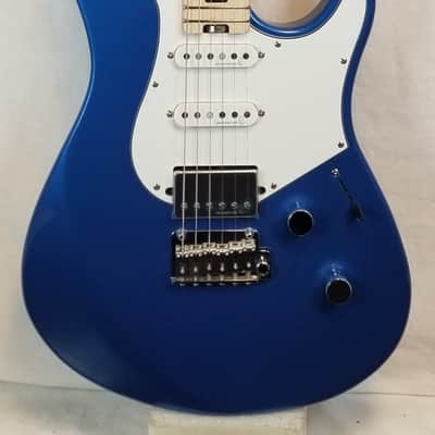Yamaha PACS+12M SB Electric Guitar, Sparkle Blue with Gig Bag image 7