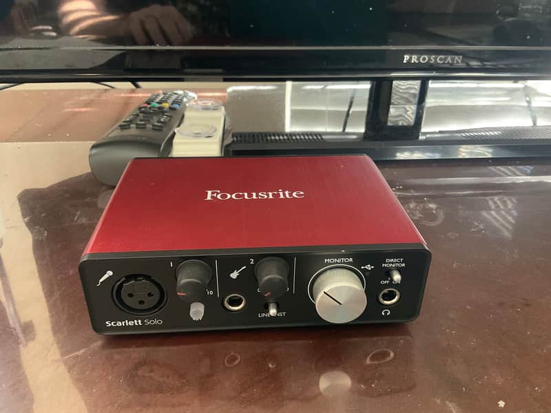 Focusrite Scarlett Solo 2nd Gen USB Audio Interface 2016 - 2018 - Red / Black image 1