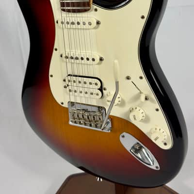 Fender USA Standard Stratocaster W/ OHSC 2008 - 3 Color Sunburst image 5