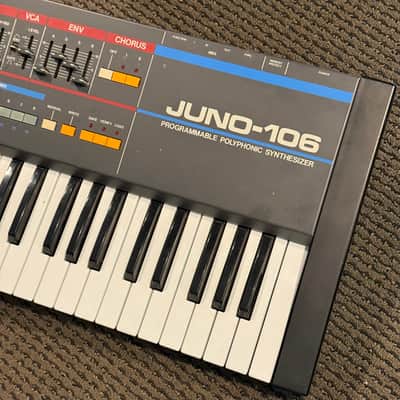 Roland Juno-106 61-Key Programmable Polyphonic Synthesizer 1984 - 1985 - Black