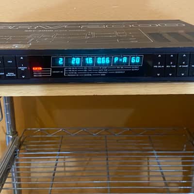 Roland SRV-2000 MIDI Digital Reverb 1985 - 1989 - Black