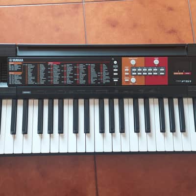 Yamaha PSR-F51 61-Key Portable Keyboard 2016 - Present - Black