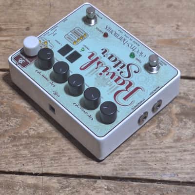 Electro-Harmonix Ravish Sitar Sitar Emulator 2011 - Present - Green / Red image 3