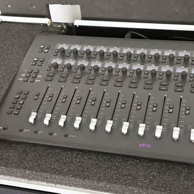 AVID S3 16-Fader Control Surface w/ E3 Engine and Road Case CG013BE image 3