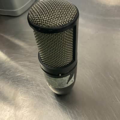 AKG P220 Large Diaphragm Cardioid Condenser Microphone 2010s - Black image 2