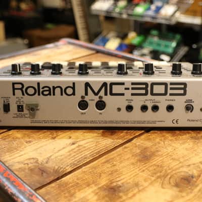 Roland MC-303 Groovebox 1990 - 1998 - Silver image 4