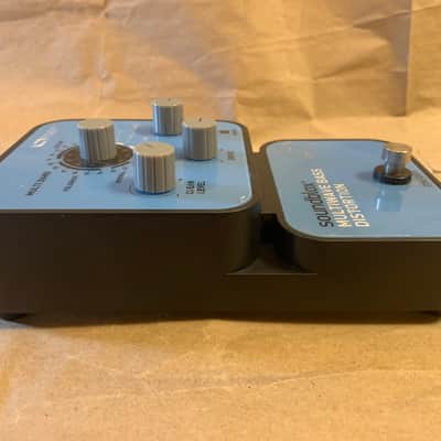 Source Audio Soundblox Bass Multiwave Distortion SA125 MINT in box with users manual image 4