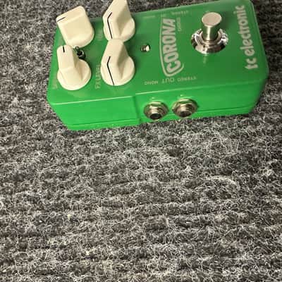 TC Electronic Corona Chorus 2011 - Present - Green image 2