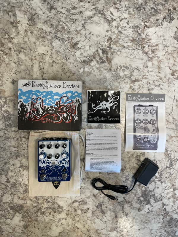 EarthQuaker Devices Avalanche Run Stereo Reverb & Delay with Tap Tempo