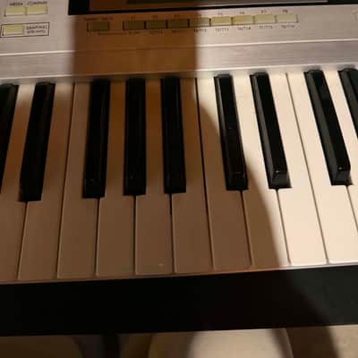 Korg Triton LE 61-Key 62-Voice Polyphonic Workstation 2000 - 2002 - Silver image 6