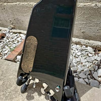 Hondo Alien Bass 80's Black image 3