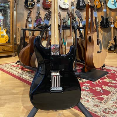 Fender Standard Stratocaster Left-Handed with Maple Fretboard 2007 Black image 10