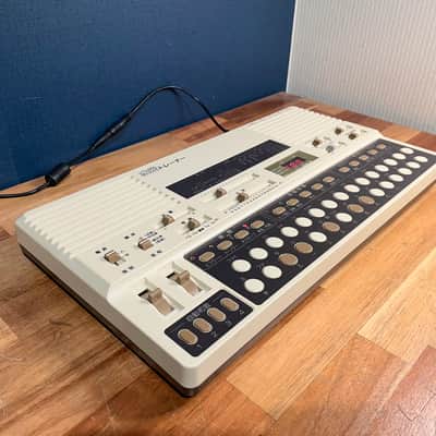 Suiko ST-50 Koto Synthesizer - White / Black image 3