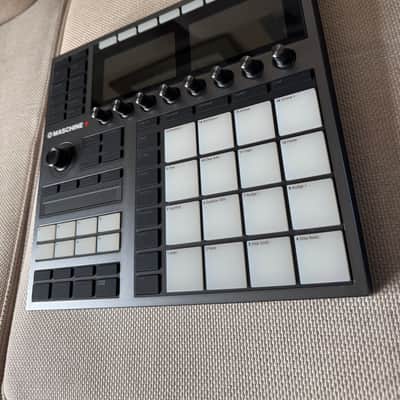 Native Instruments Maschine Plus 2020 - Present - Black image 5
