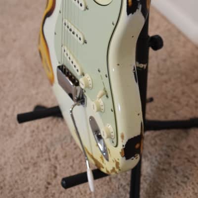 2018 Fender Custom Shop 1963 Stratocaster - Heavy Relic Olympic White over Sunburst image 4