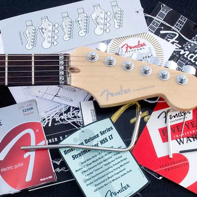 FENDER 60TH ANNIVERSARY DELUXE HSS STRATOCASTER LSR NUTSAMARIAN COBALT STRAT image 11