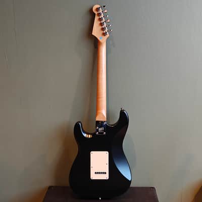 Henry's Destiny II Classic ST-2CM Infinity - Satin Sunburst image 9