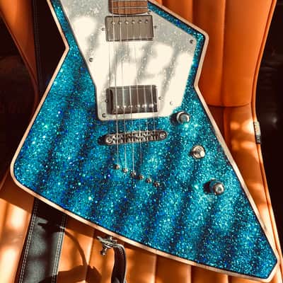 ‘26 Cream | Creamy Hi-Voltage | Electric Blue | Boutique, Monterrey, Mexico 🇲🇽 | Mint! image 2