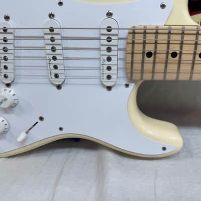 Fender Eric Clapton Stratocaster Guitar with Case 2021 - Olympic White / Maple neck image 5