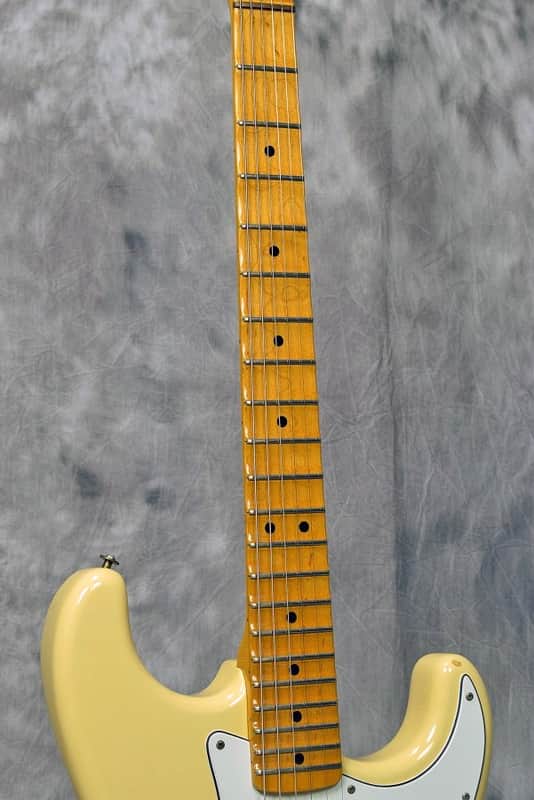 Fender Japan ST68-185YM Yngwie Malmsteen Signature Yellow White 08