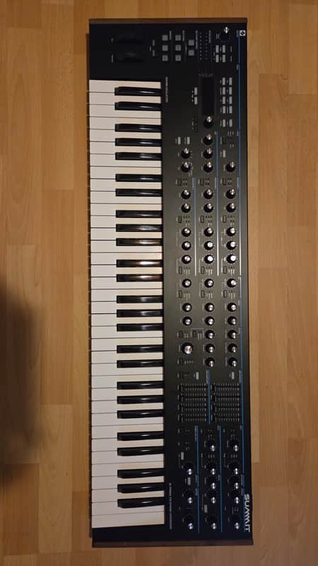 Novation Summit 61-Key 16-Voice Synthesizer image 1