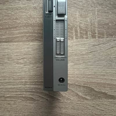 Sony Walkman TPS-L2 – Mint Aesthetic Condition – Original Case – Unrestored image 10
