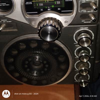 Toshiba  Rt-2800 tape cassette recorder 3 band radio with parabolic dish and original microphone late 70s early 80s image 6