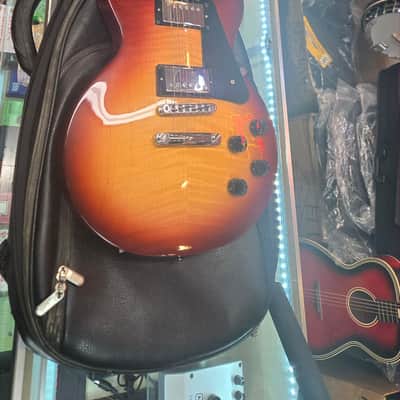 Gibson Les Paul Studio Plus 2022 - Honey Burst image 2
