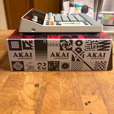 Akai MPC Sample 2025 - present - Gray - MINT image 11