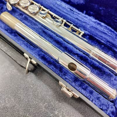 W.T. Armstrong Model 104 Student Flute Closed Hole C Foot w/ Original Case image 3