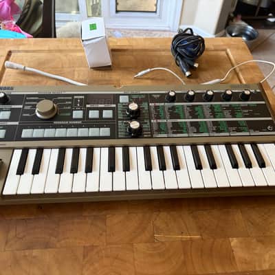 Korg MicroKORG 37-Key Synthesizer/Vocoder 2002 - 2019 - Silver - Excellent image 3