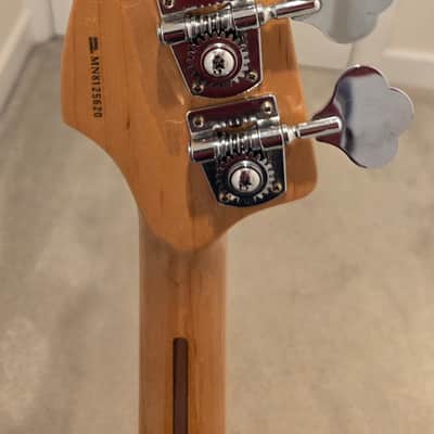 Fender Deluxe Active Jazz Bass 1998 - 2015 - Candy Apple Red image 7