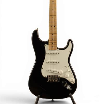 Fender Standard Stratocaster Mex Black 2000 with case image 6