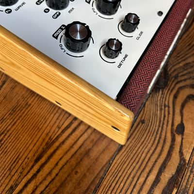 Dreadbox Murmux Adept Edition 8-Voice Polyphonic Synthesizer 2024 - Present - White with Wood Sides image 7