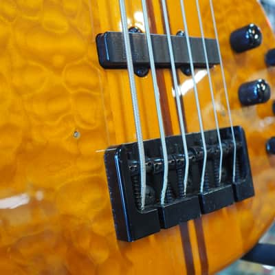 Carvin LP76 6-String Bass image 8