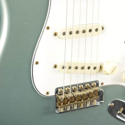 Fender Limited Edition '69 Stratocaster Journeyman Relic - Aged Firemist Silver image 3
