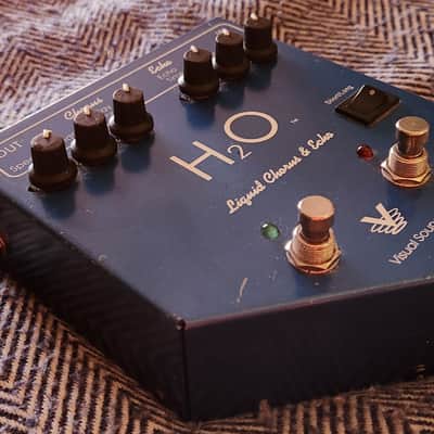 Visual Sound H20 Liquid Chorus & Echo Dual Mono Delay 2000s USA image 3