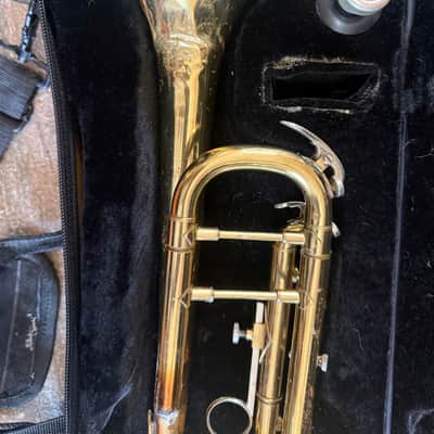 Trumpet with case and  mouthpiece image 4