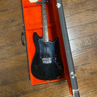 Pre-owned Fender Musicmaster 1977 -1978 Black Short Scale Vintage Electric Guitar image 2