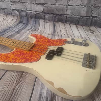 Fender Mike Dirnt Road Worn Artist Series Signature Precision Bass with Maple Fretboard 2015 - Present - White Blonde image 3