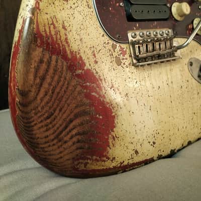 #202603 :: Baldman's Stratocaster set in Dirty Relic Olympic White over Metallic Wine Red : Vintage Aged image 3