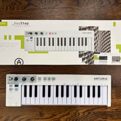 Arturia KeyStep 32-Key MIDI Controller 2017 - 2025 - White image 1