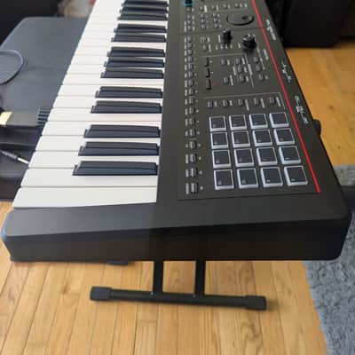 Roland FANTOM-06 61-Key Workstation Keyboard Bundle image 5