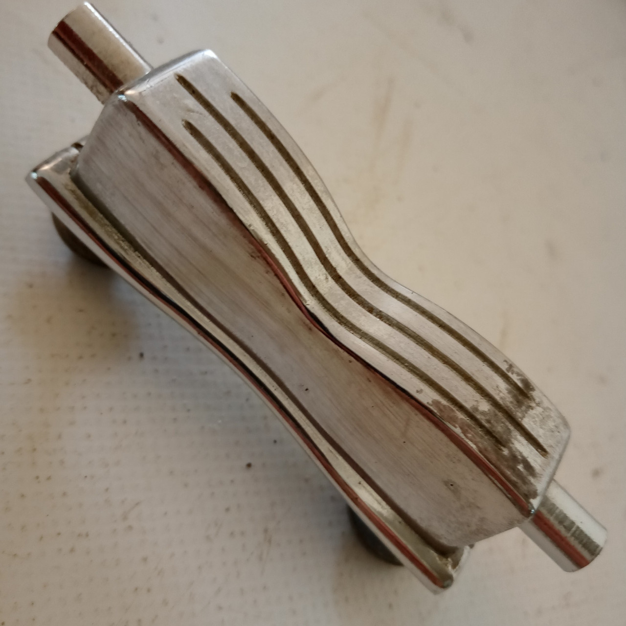 Ludwig 1x Club Date Bowtie Floor/Ride Tom Drum Lug Chrome Bow-Tie 60s Vintage* — main photograph