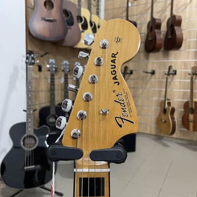 Fender Vintera II 70 Jaguar, Maple Fingerboard, Vintage White image 3
